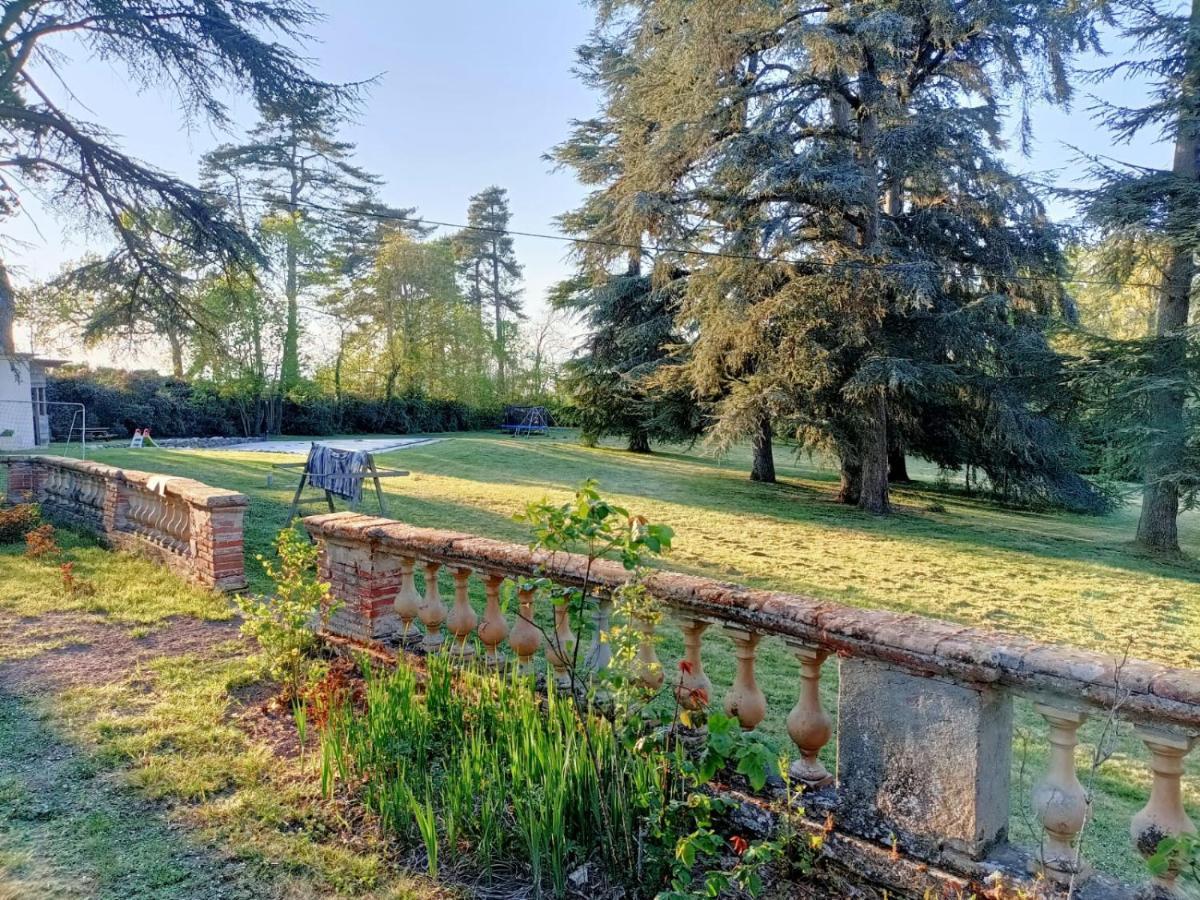 Chambres d'Hôtes Le Jardin Des Cèdres Lavaur (Tarn) Exterior foto