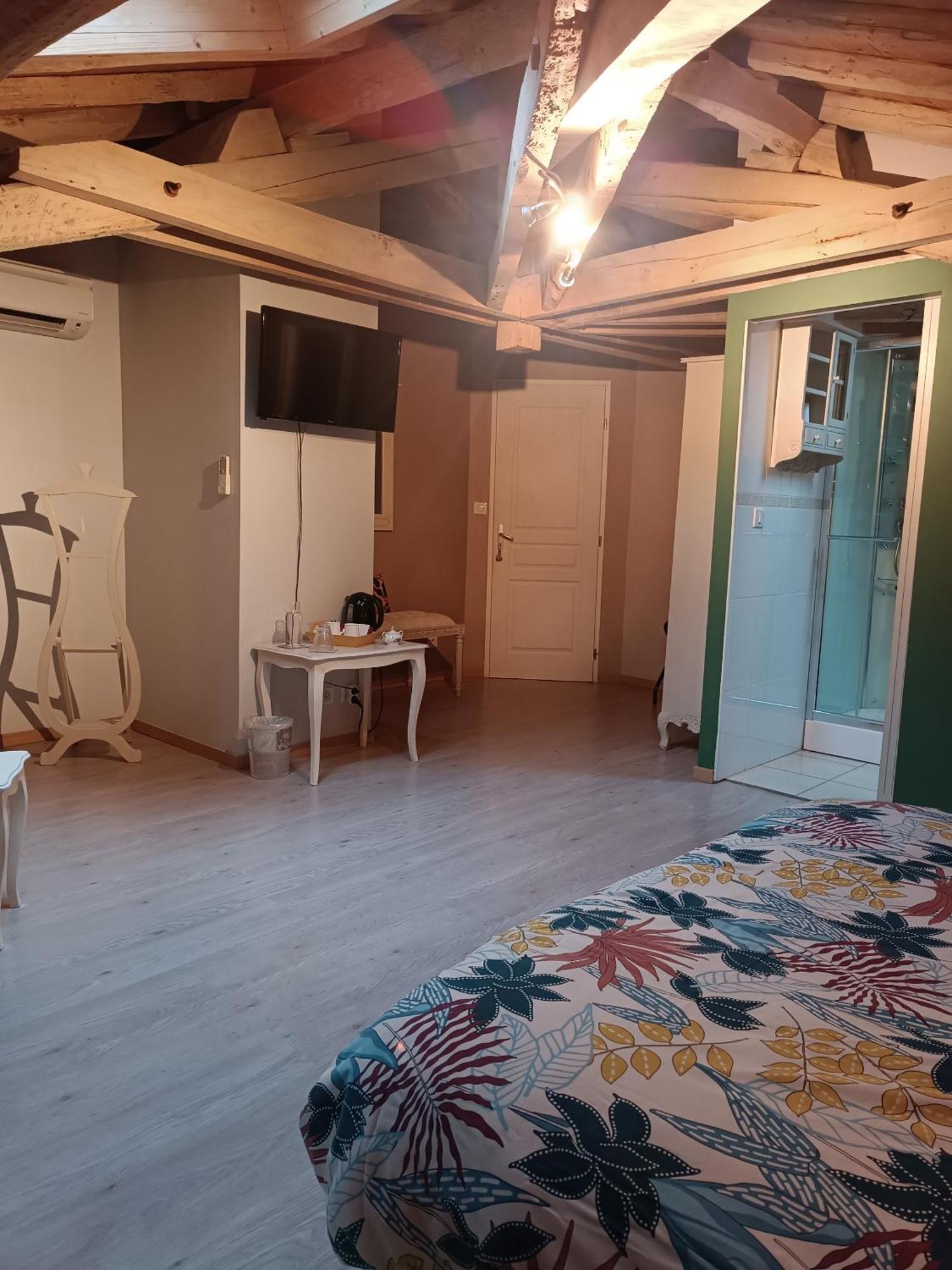 Chambres d'Hôtes Le Jardin Des Cèdres Lavaur (Tarn) Quarto foto
