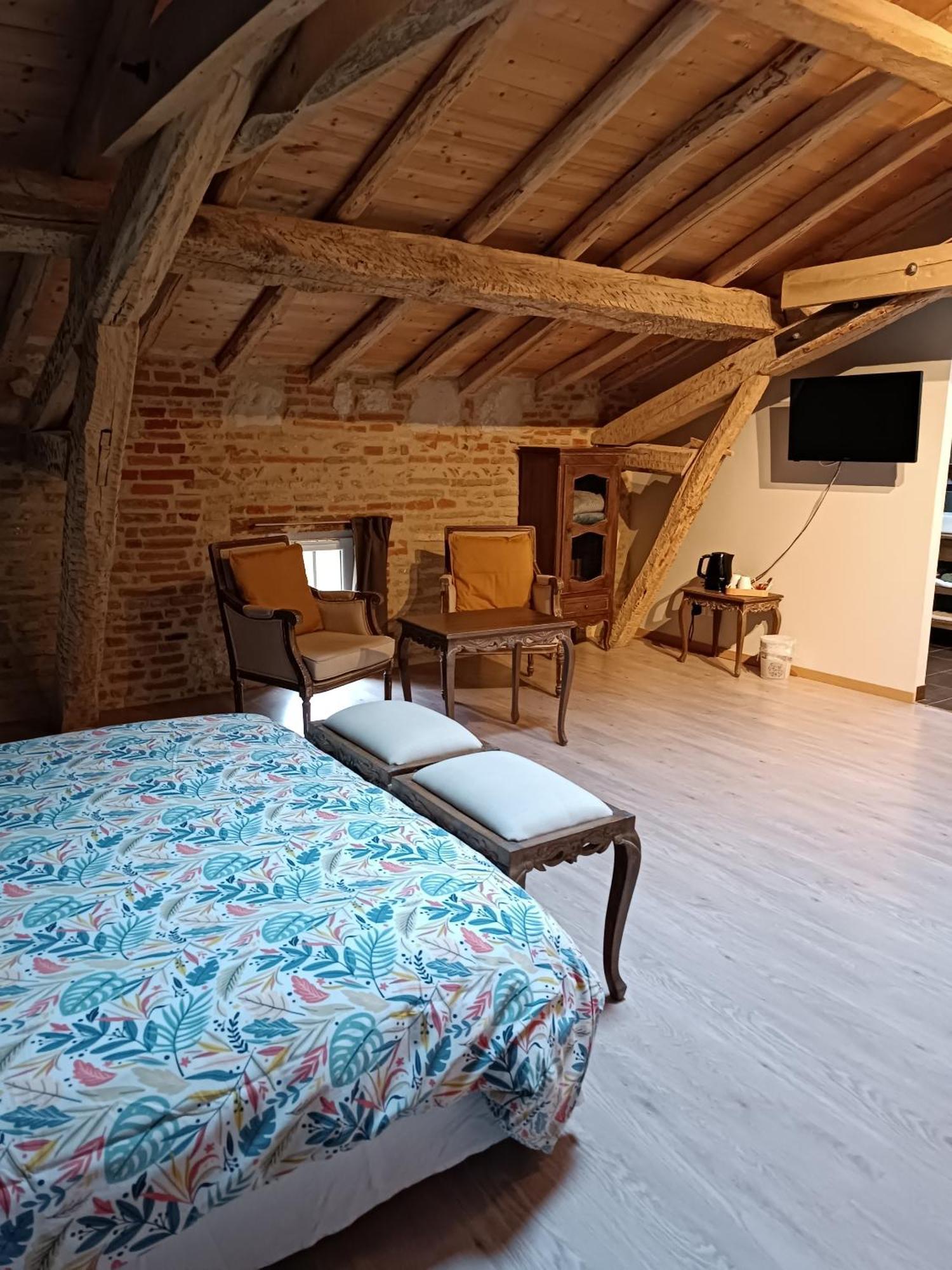 Chambres d'Hôtes Le Jardin Des Cèdres Lavaur (Tarn) Quarto foto